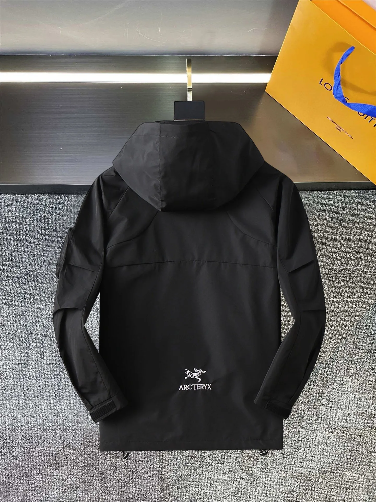Same Style， ， 2026 New Arrival ， Original Premium Breathable ， ， ， Quality。 ， Sizes：M～3XL，